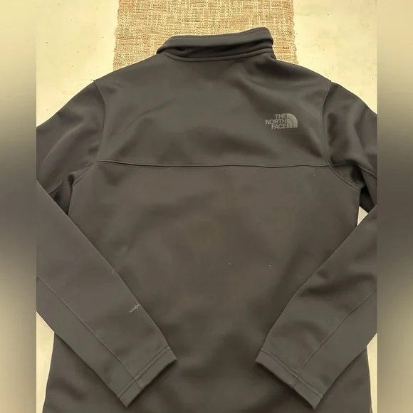North Face Performance Jacket
Mens S - Picture 4 of 4